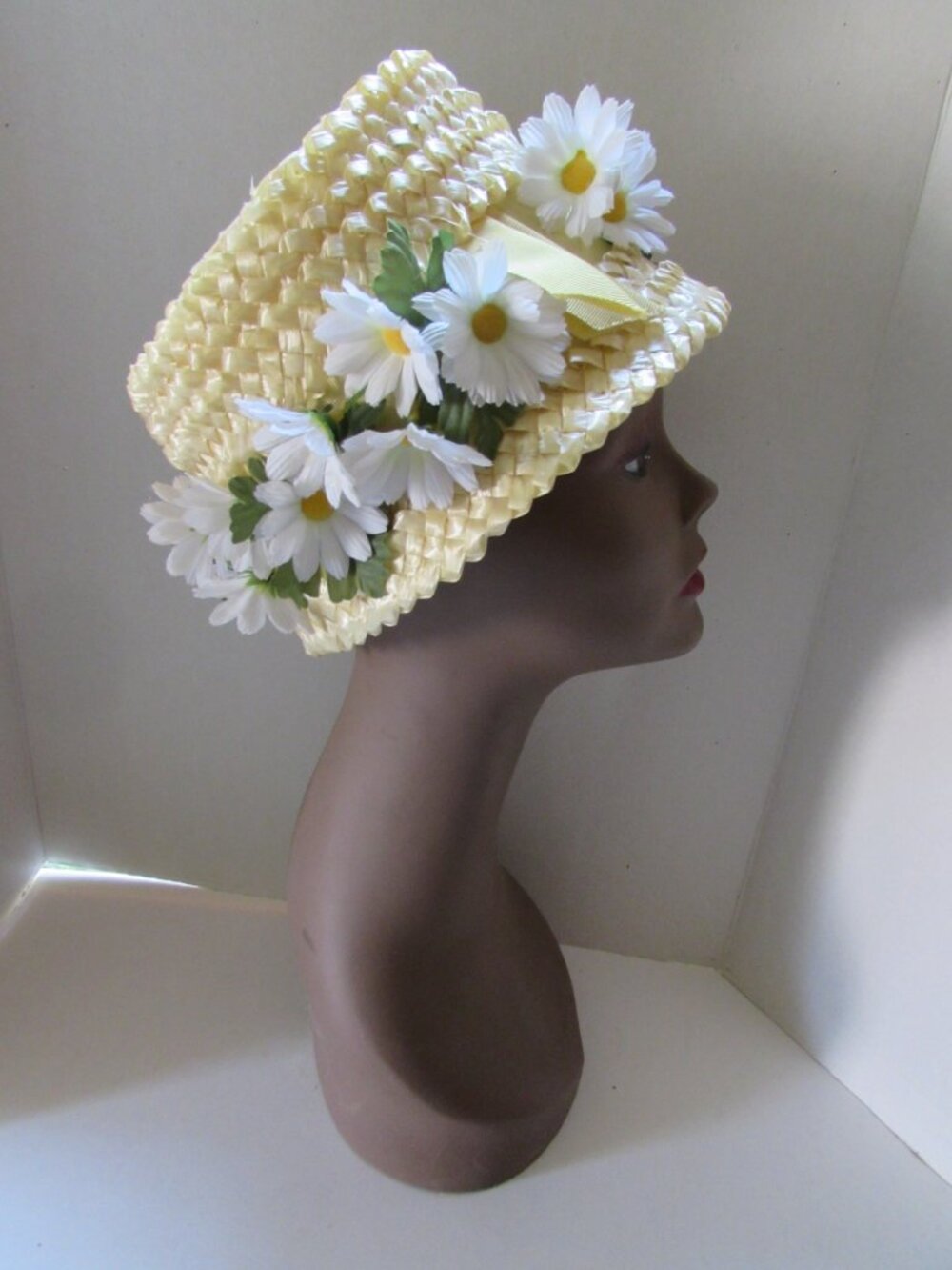 Vintage 1960 Era Bucket Hat Yellow Cello White Daisies